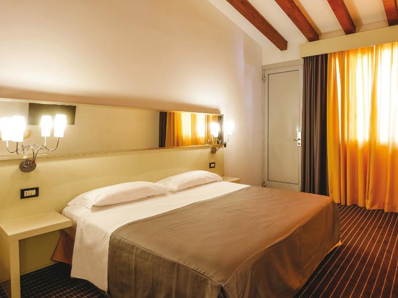 Hotel Prestige